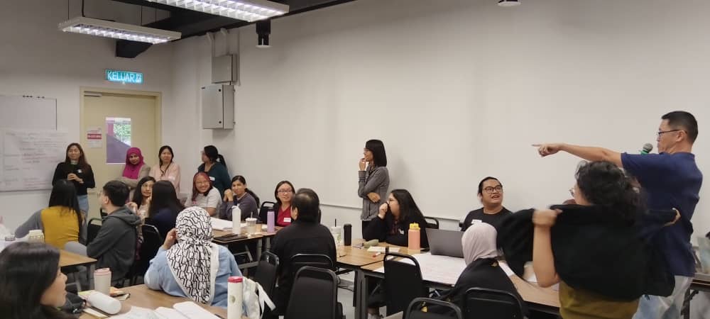 Group discussion at an EAC workshop